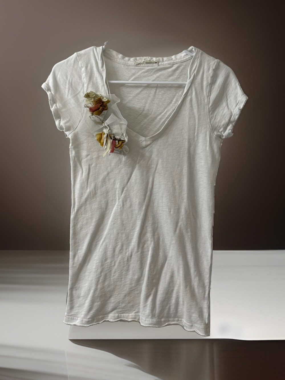 J Crew Women’s S White V Neck T Shirt 3D Floral Rosette Applique Cotton Tee